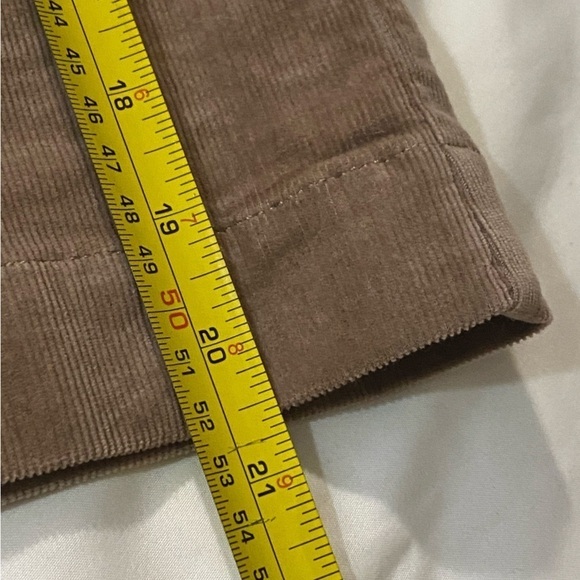 Talbots women tan soft corduroy front pockets mini skirt. Size 4 - Picture 9 of 10